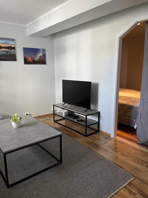 Cozy Ground Floor Apartment Tromsø Buitenkant foto